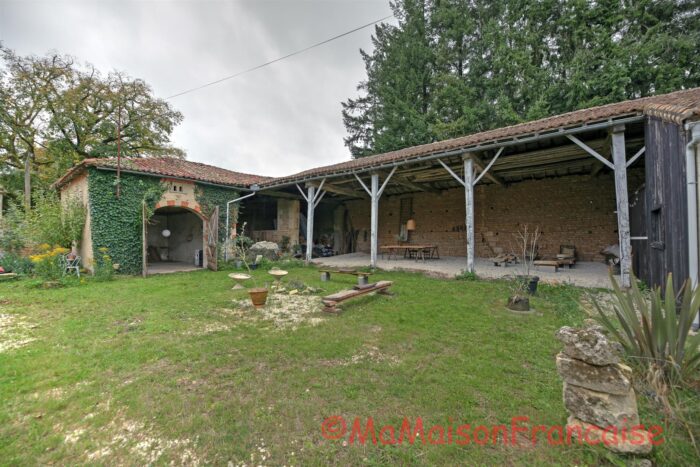 Image No.3-5 Bed Farmhouse for sale