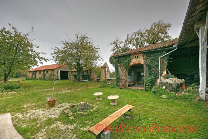 Image No.8-5 Bed Farmhouse for sale