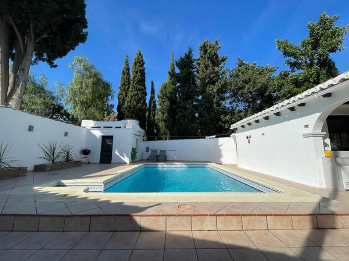 Image No.11-3 Bed Property for sale