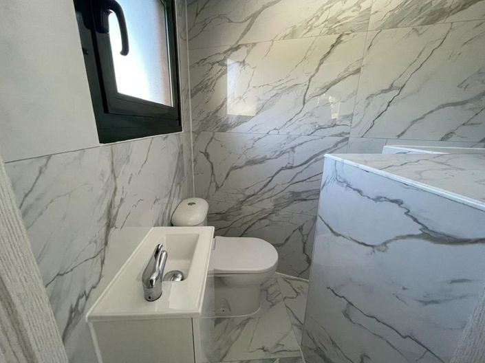 Image No.14-3 Bed Property for sale