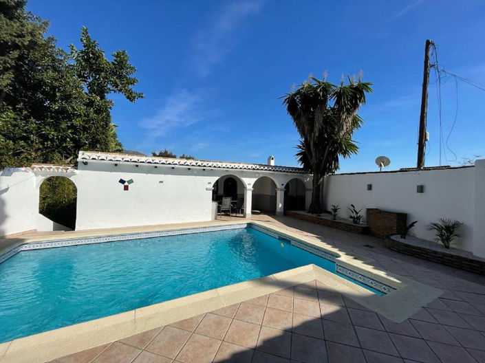 Image No.22-3 Bed Property for sale