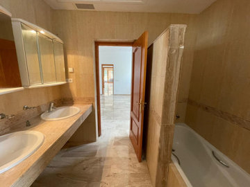 13-5fd73dea700db77384c091ca9818b1a9