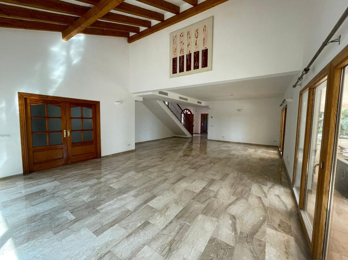 Image No.3-5 Bed Property for sale