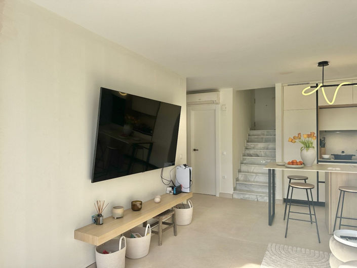 Image No.13-2 Bed Property for sale