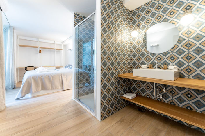 Image No.9-2 Bed Property for sale