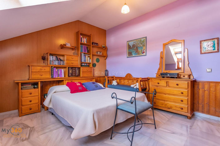 Image No.13-5 Bed Property for sale