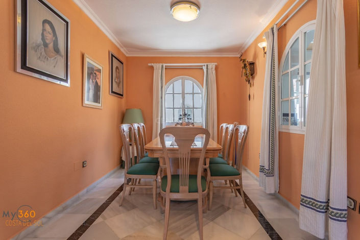 Image No.18-5 Bed Property for sale