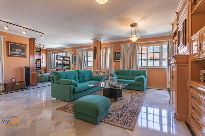 Image No.2-5 Bed Property for sale