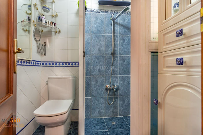 Image No.22-5 Bed Property for sale