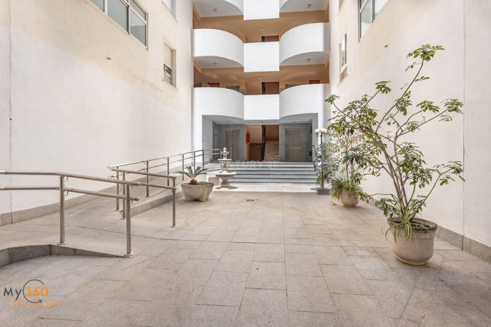 Image No.26-5 Bed Property for sale