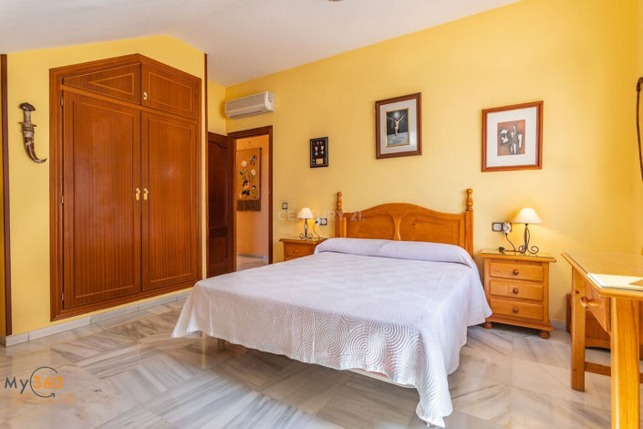 Image No.8-5 Bed Property for sale