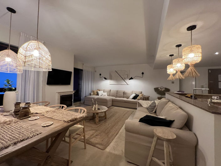 Image No.12-3 Bed Property for sale