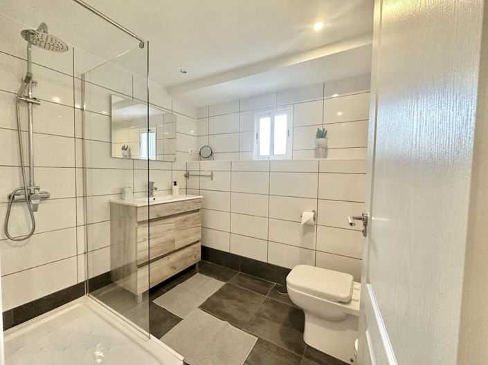 Image No.16-4 Bed Property for sale