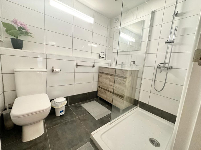 Image No.18-4 Bed Property for sale