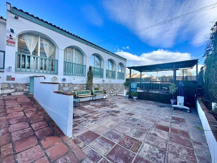 Image No.22-4 Bed Property for sale