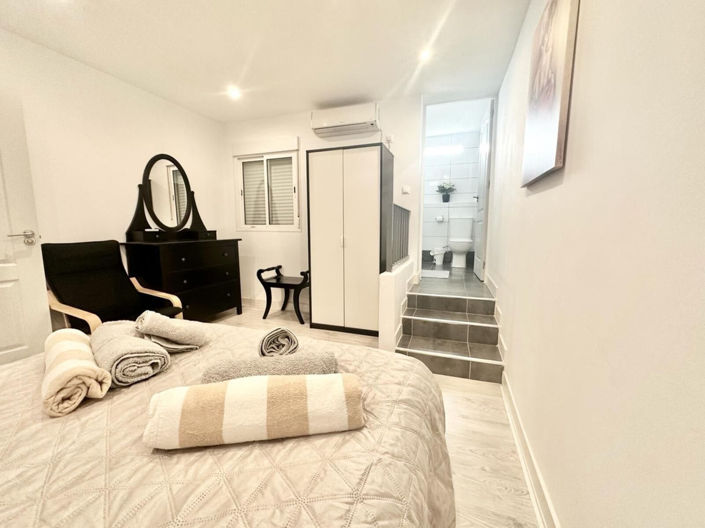 Image No.28-4 Bed Property for sale