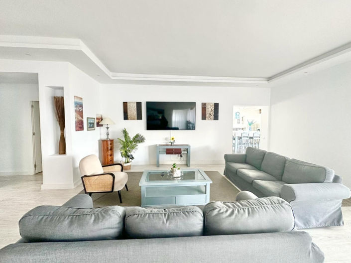 Image No.4-4 Bed Property for sale