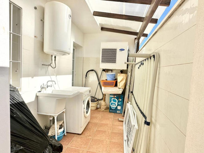 Image No.13-1 Bed Property for sale