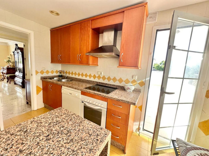 Image No.7-1 Bed Property for sale