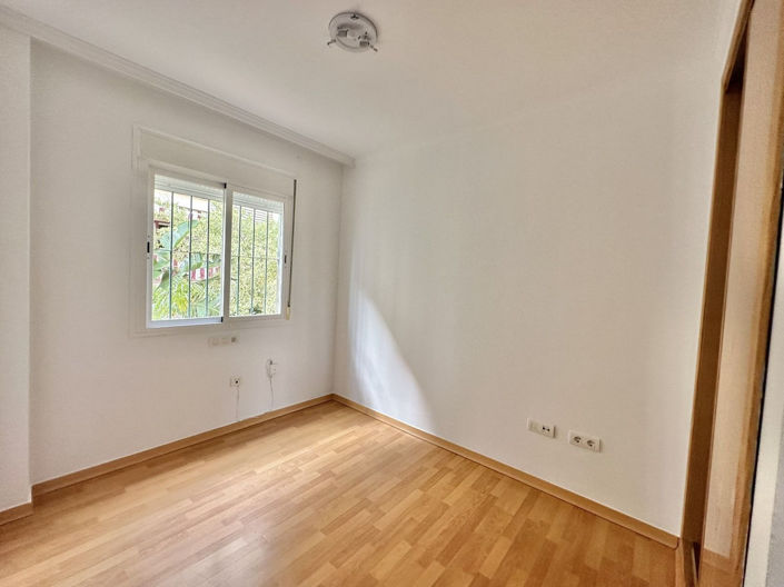 Image No.15-2 Bed Property for sale