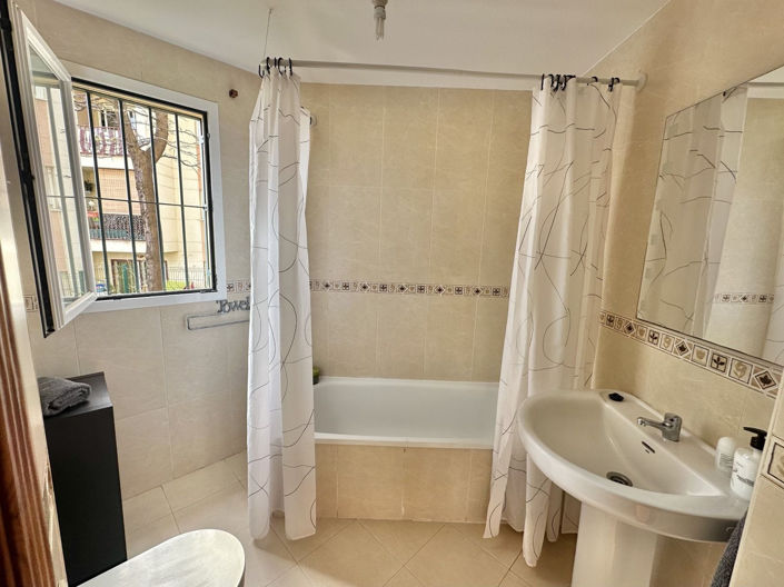 Image No.19-2 Bed Property for sale