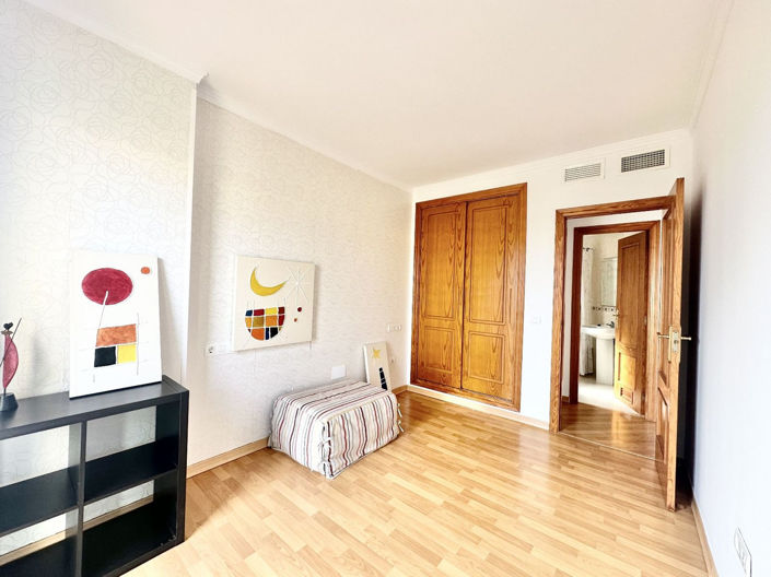 Image No.8-2 Bed Property for sale