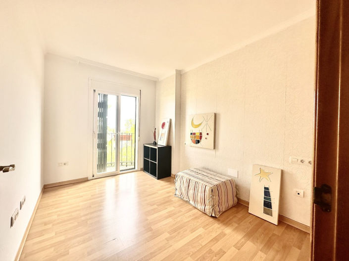 Image No.9-2 Bed Property for sale