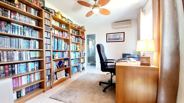 Image No.13-3 Bed Property for sale