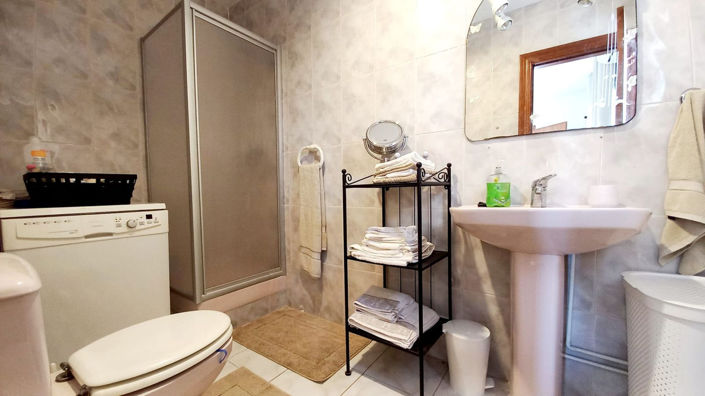 Image No.8-3 Bed Property for sale