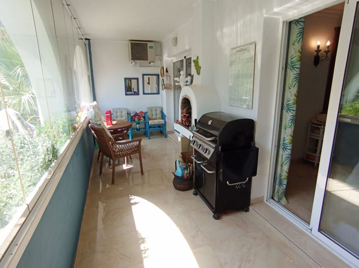 Image No.12-2 Bed Property for sale