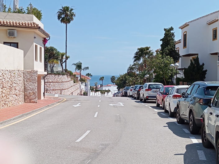 Image No.15-2 Bed Property for sale