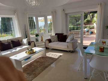 2-5bd7b9d04b45e33852eaf0ec6670150d