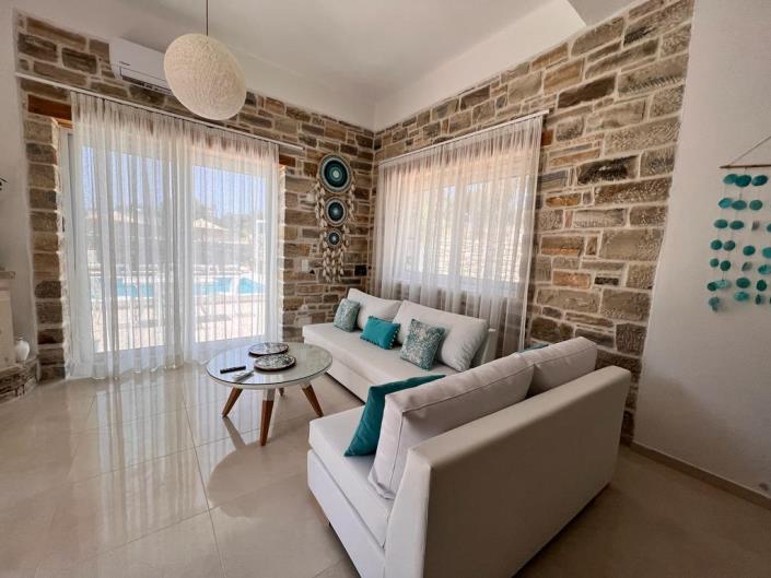 Image No.10-2 Bed Villa for sale