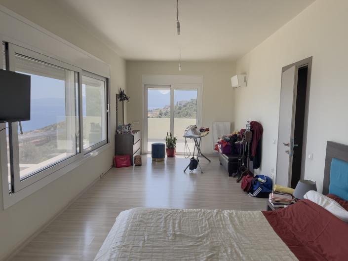 Image No.12-3 Bed House for sale