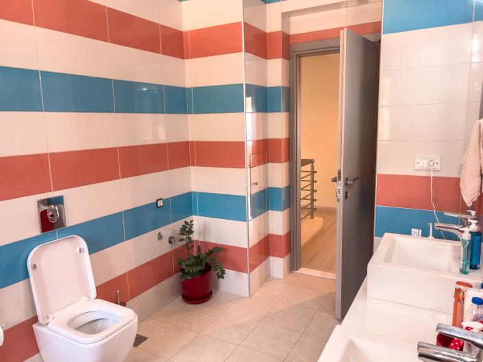 Image No.23-3 Bed House for sale