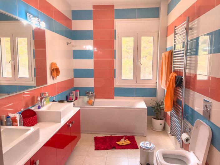 Image No.22-3 Bed House for sale