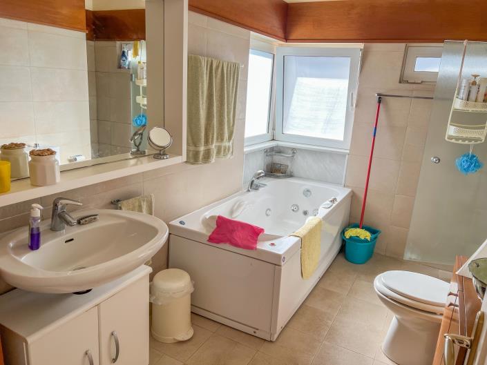 Image No.28-4 Bed Villa for sale