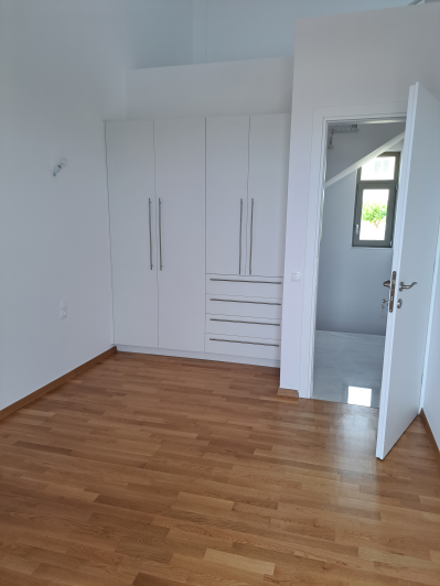 Image No.17-3 Bed Maisonette for sale