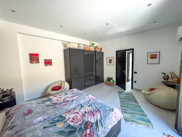 Image No.9-3 Bed Villa for sale