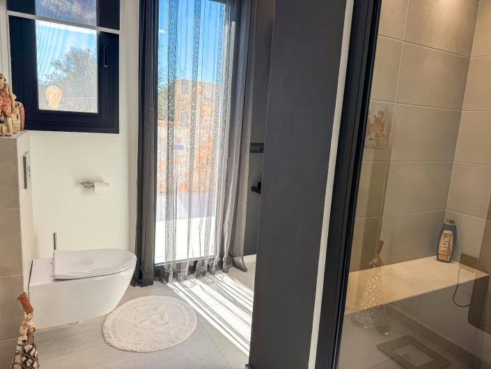 Image No.11-3 Bed Villa for sale