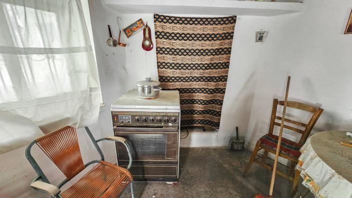 Image No.5-2 Bed House for sale