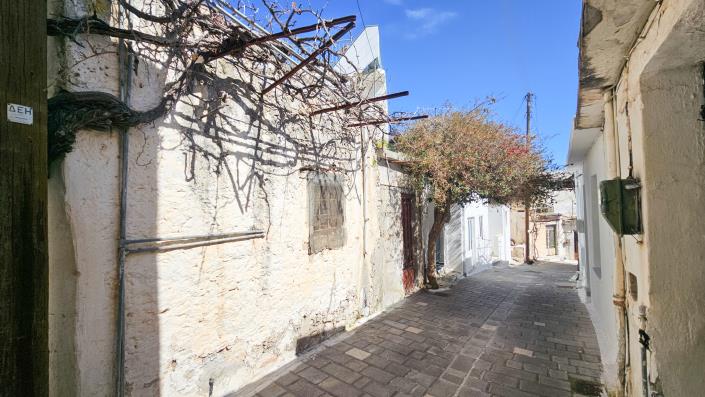 Image No.18-2 Bed House for sale