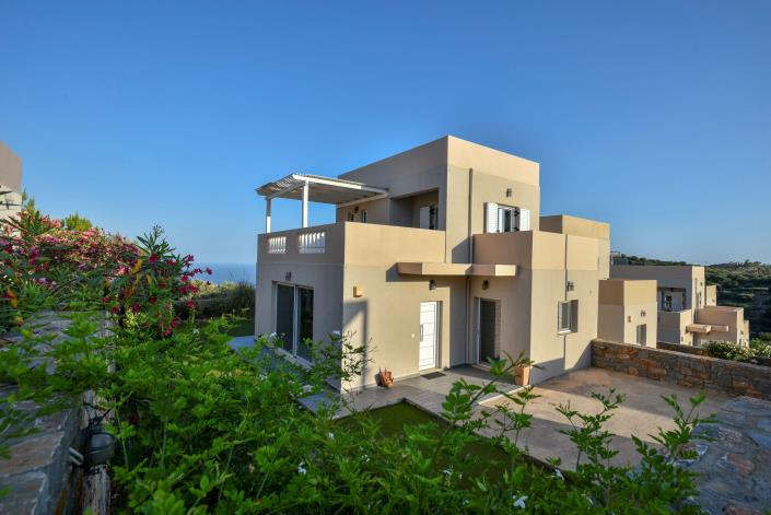 Image No.1-2 Bed Villa for sale