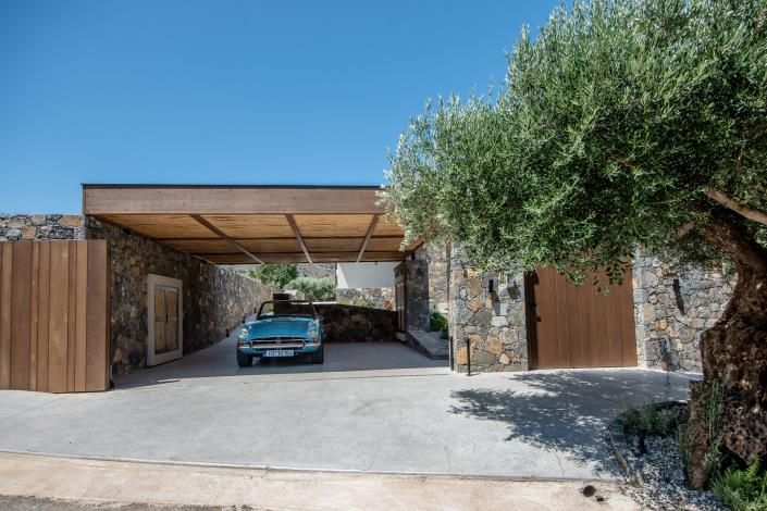 Image No.3-9 Bed Villa for sale