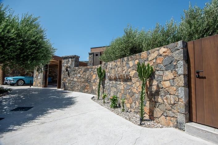 Image No.2-9 Bed Villa for sale