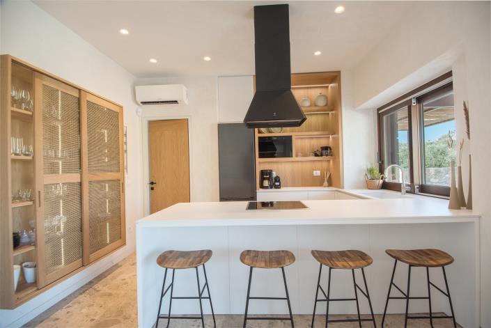 Image No.13-9 Bed Villa for sale