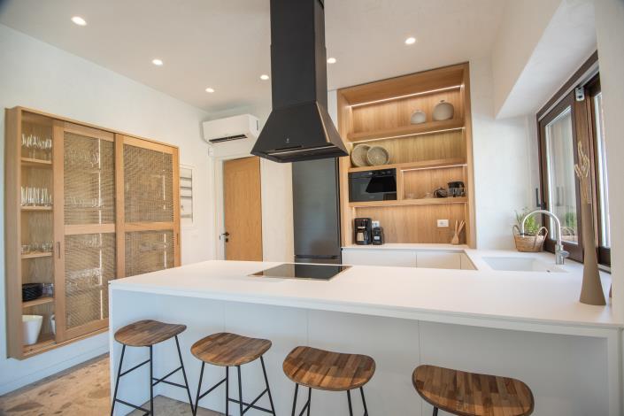 Image No.15-9 Bed Villa for sale