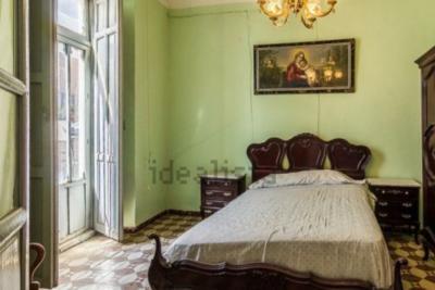 Image No.18-5 Bed House for sale