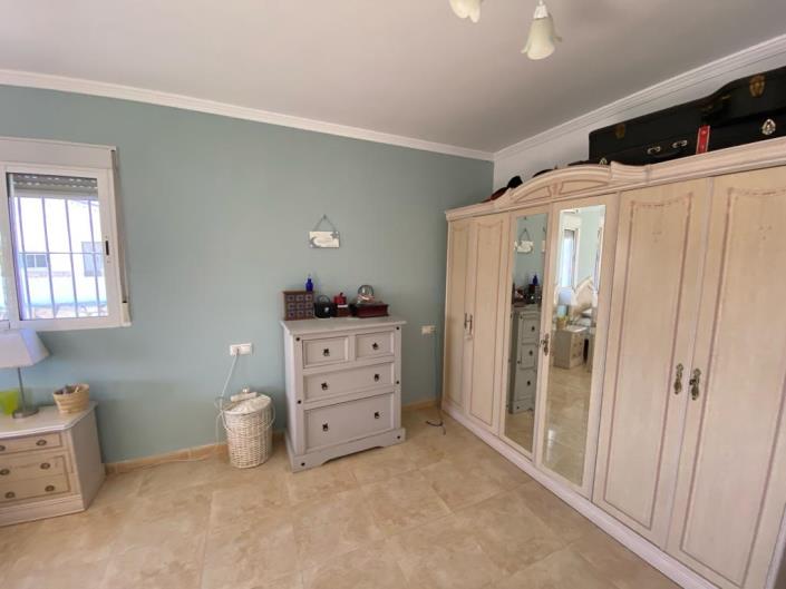 Image No.22-3 Bed Villa / Detached for sale