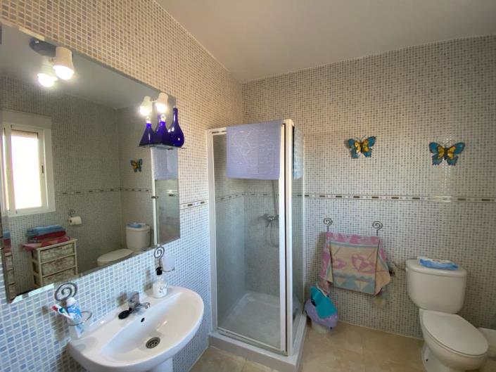 Image No.31-3 Bed Villa / Detached for sale